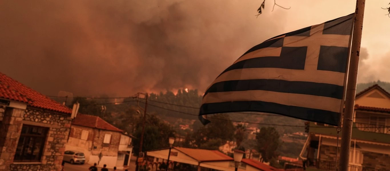 Βιβλική καταστροφή: Εικόνες «κραυγή» μέσα από τις φλόγες - Στο έλεος του Θεού η Εύβοια - Νέα αναζωπύρωση στον Γαλατσώνα